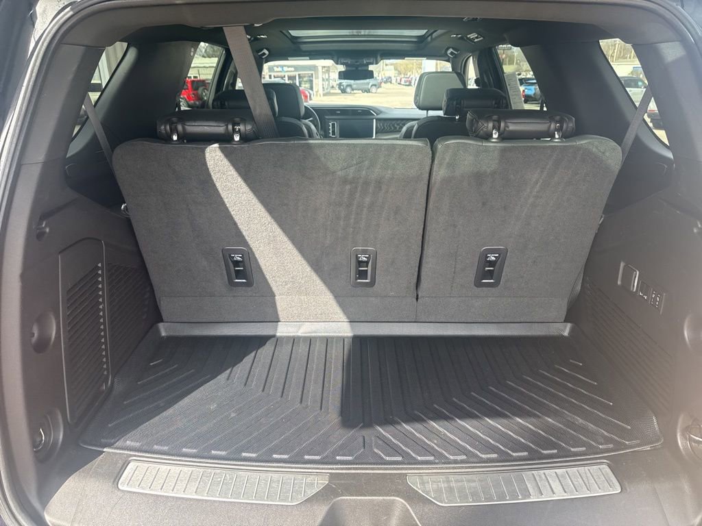 Used 2023 GMC Yukon Denali image 7