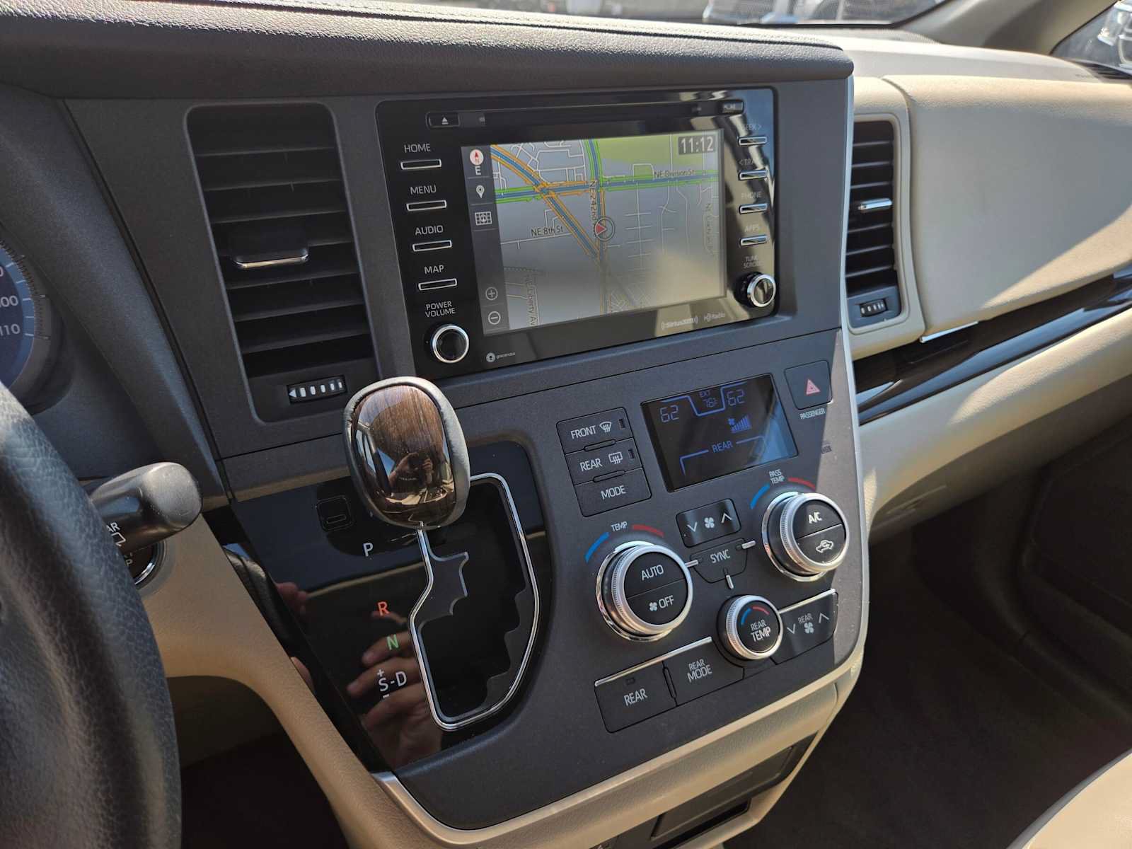 Certified 2020 Toyota Sienna XLE w/ XLE Navigation Package AWD/4WD image 30