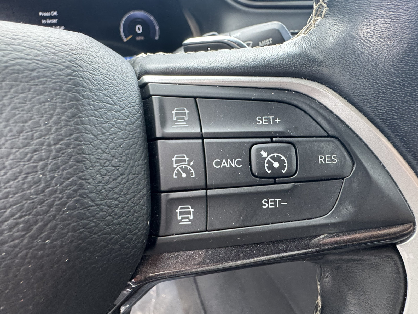 Used 2022 Jeep Grand Cherokee L Laredo AWD/4WD image 31