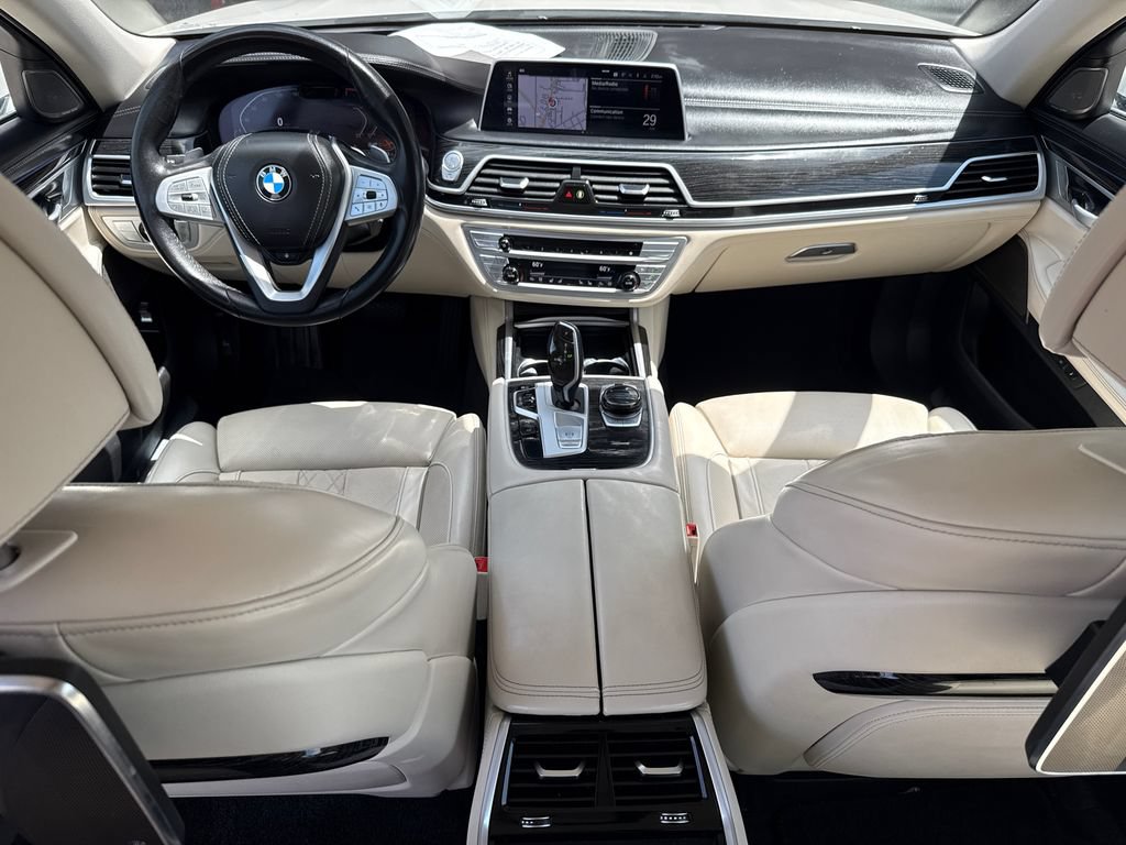 Used 2022 BMW 750Li xDrive AWD/4WD image 12