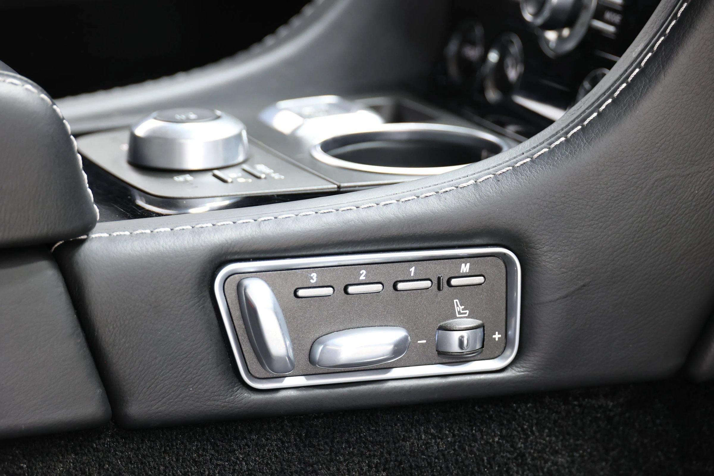 Used 2014 Aston Martin Rapide S RWD image 74