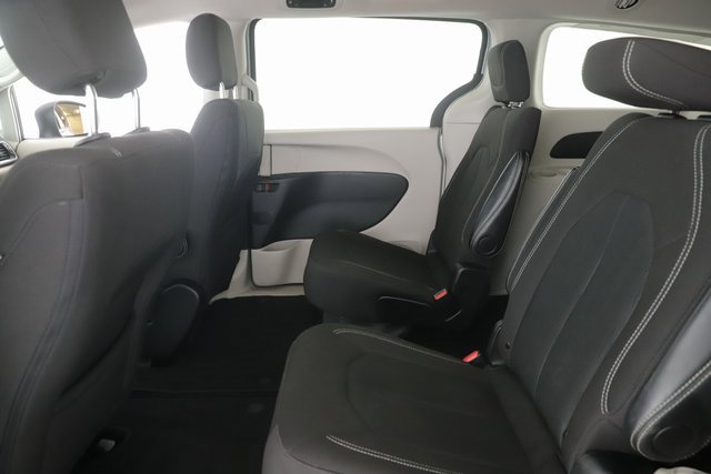 Used 2024 Chrysler Voyager LX image 27