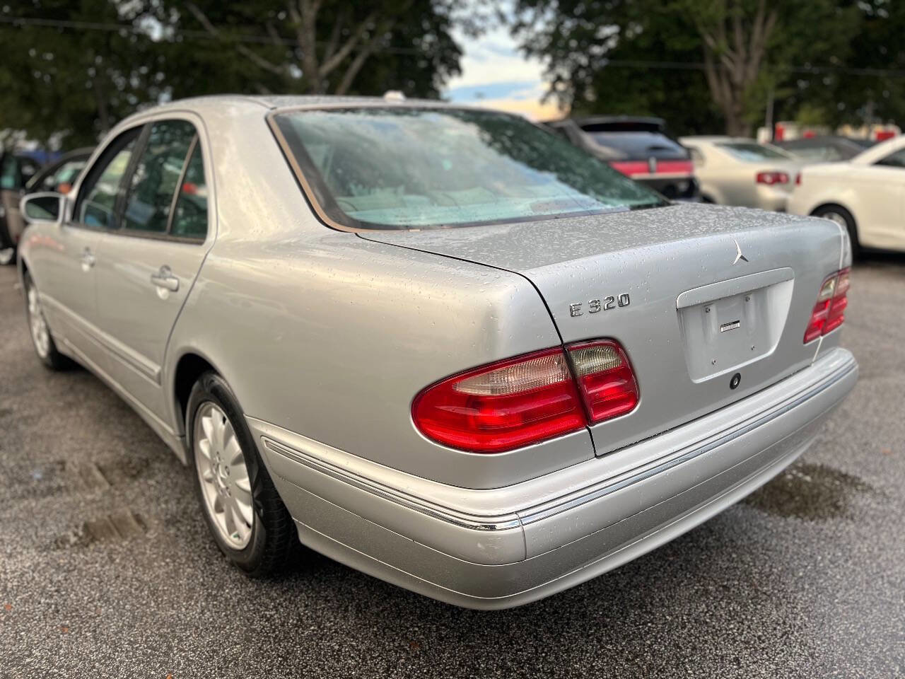 Used 2001 Mercedes-Benz E 320 Sedan image 5