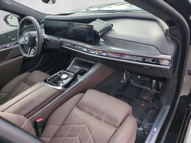 Used 2024 BMW 760i xDrive w/ Premium Package 2 AWD/4WD image 24