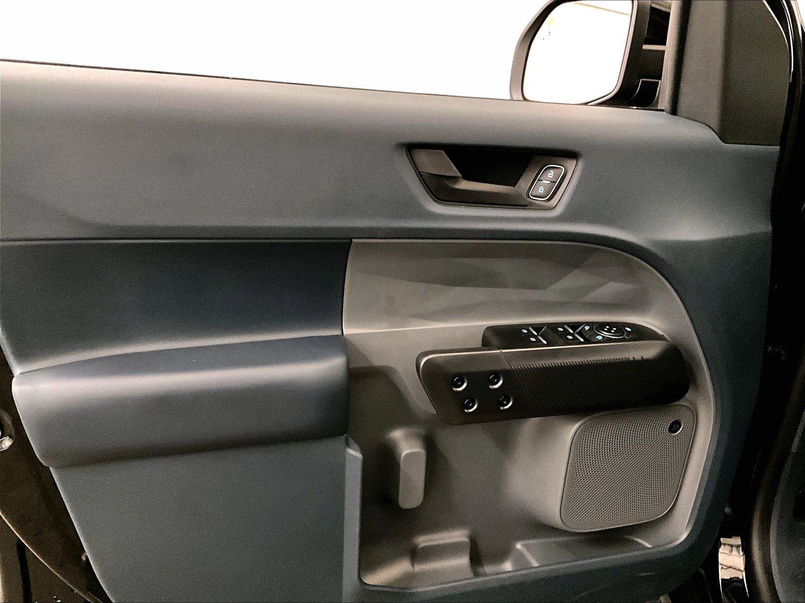 Used 2025 Ford Maverick Lariat w/ Black Appearance Package image 22