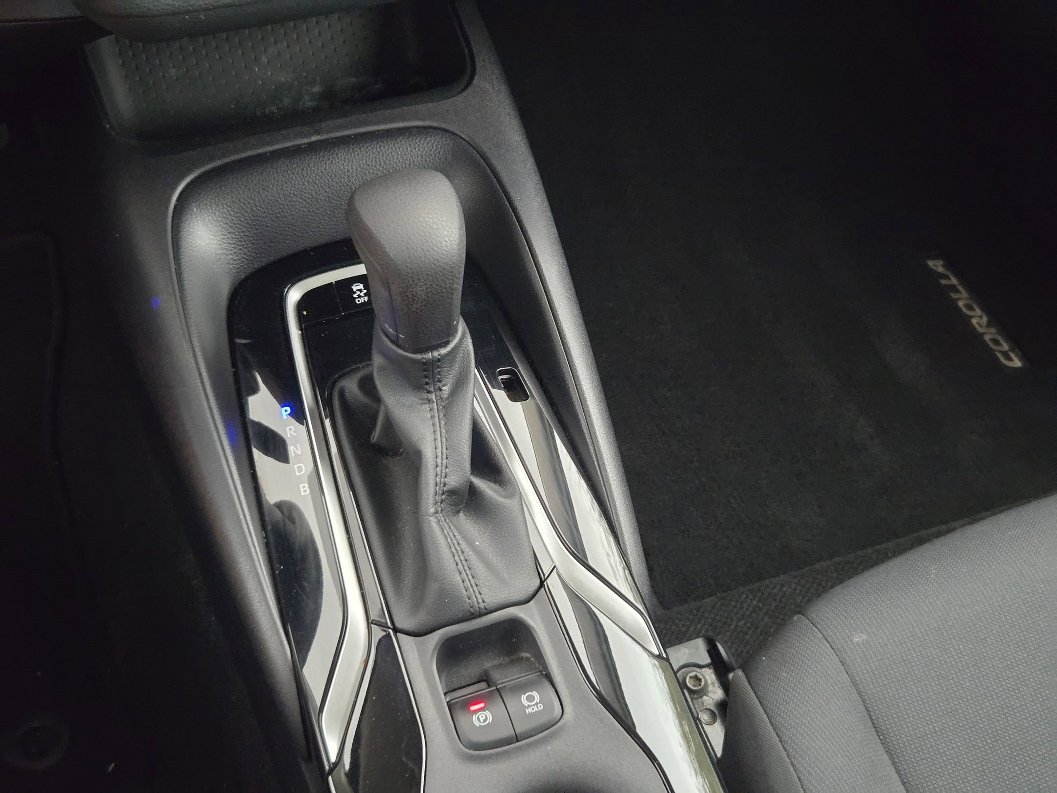 Used 2022 Toyota Corolla LE image 20