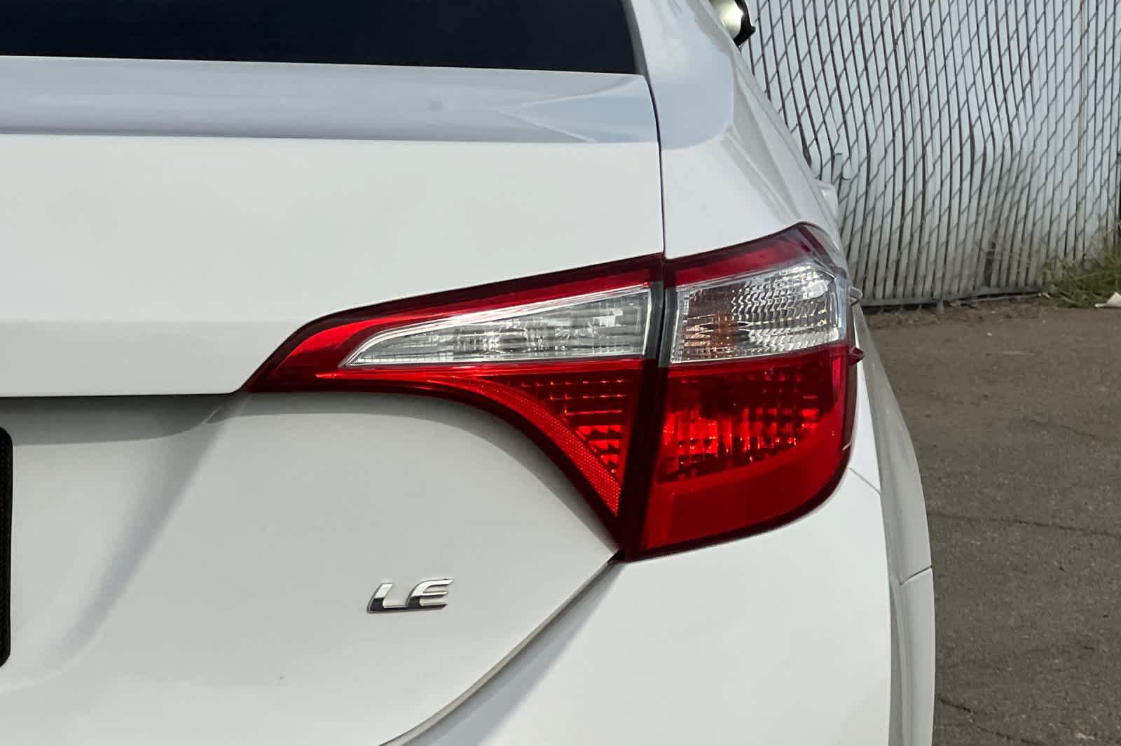 Used 2016 Toyota Corolla LE FWD image 21