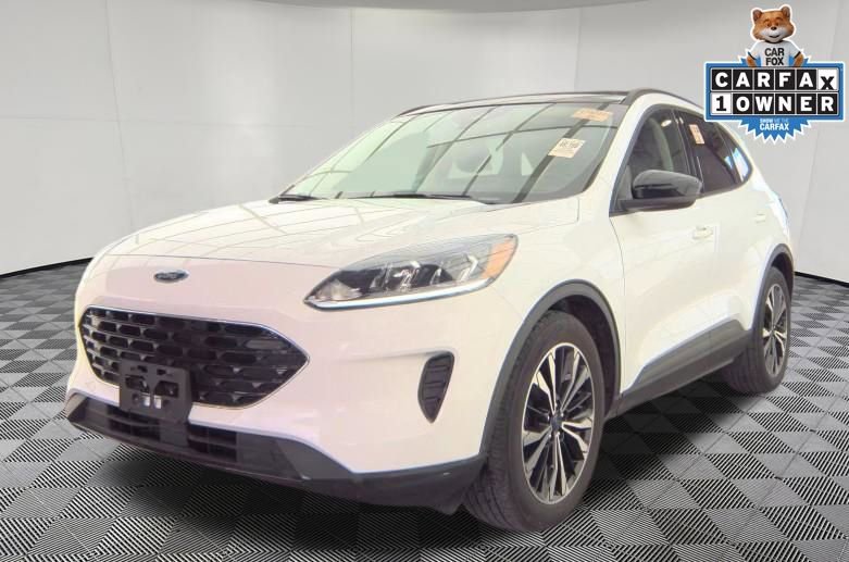 Used 2022 Ford Escape SE w/ SE Sport Appearance Package image 3