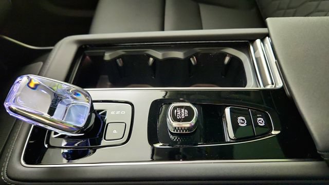 New 2026 Volvo XC90 T8 Plus w/ Protection Package AWD/4WD image 17