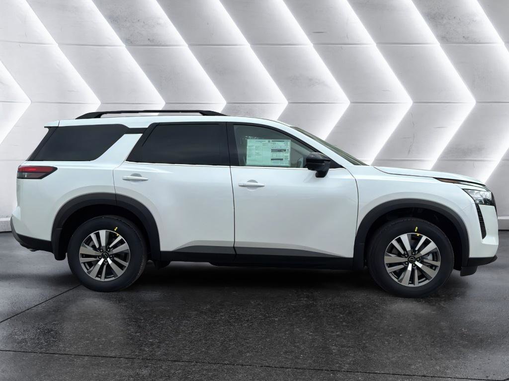 New 2026 Nissan Pathfinder SL image 9