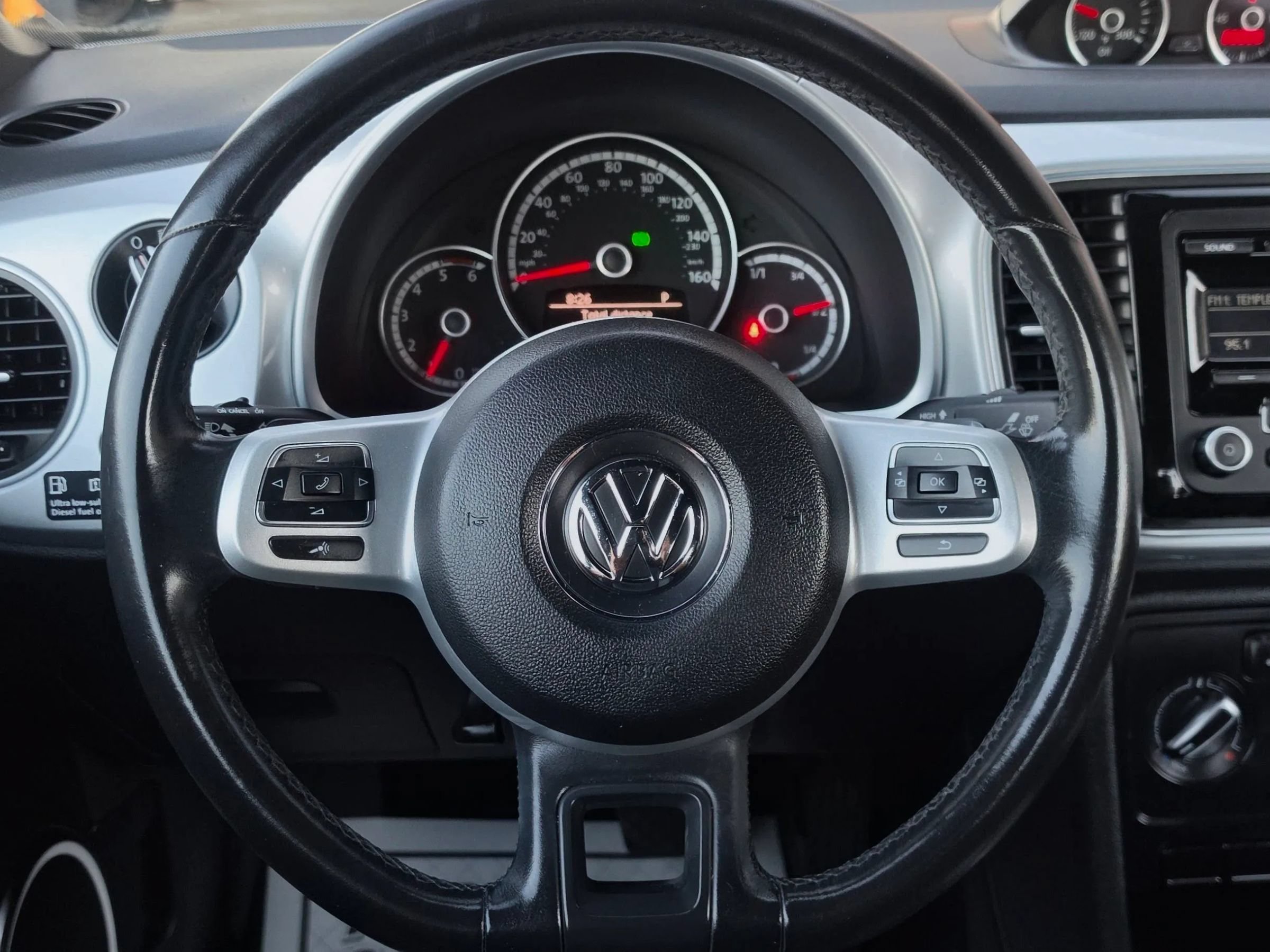 Used 2013 Volkswagen Beetle TDI FWD image 10