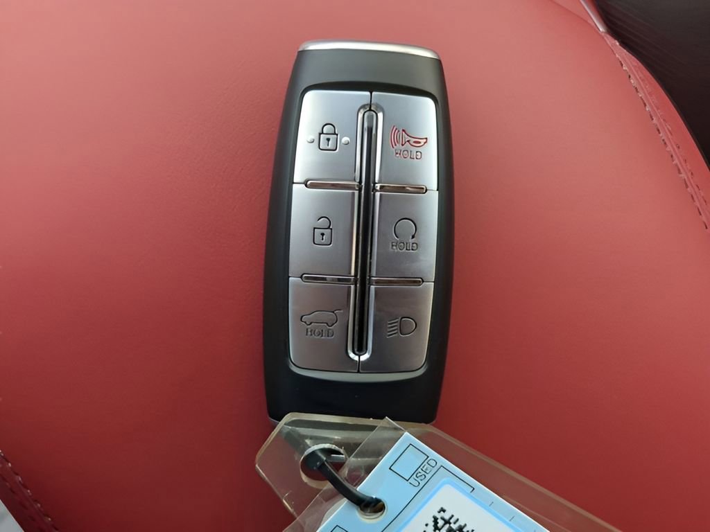 Used 2025 Genesis GV70 3.5T Sport image 31