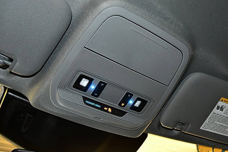 Used 2022 Ford Explorer XLT w/ Equipment Group 202A image 28