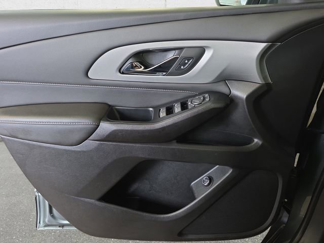 Used 2023 Chevrolet Traverse LT image 29