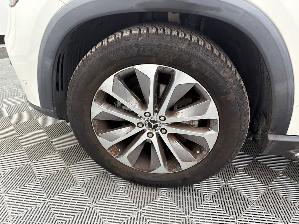 Used 2020 Mercedes-Benz GLE 350 4MATIC w/ Airmatic Package image 13