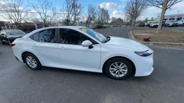 Used 2025 Toyota Camry LE image 3