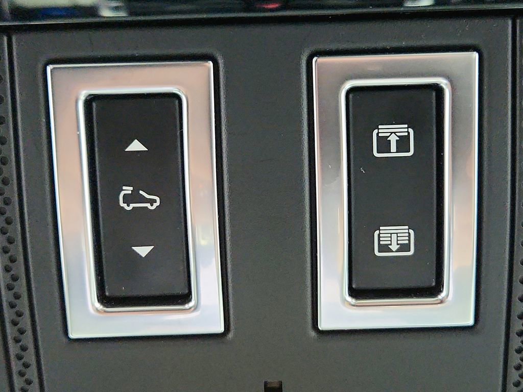 Used 2019 Land Rover Range Rover Sport SVR AWD/4WD image 22