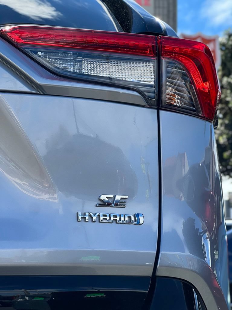 Used 2023 Toyota RAV4 SE w/ Convenience Package AWD/4WD image 10