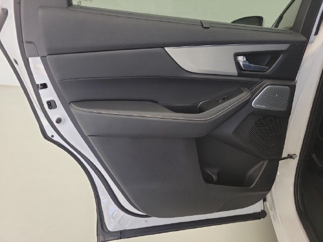 Used 2025 Acura MDX w/ Technology Package FWD image 14