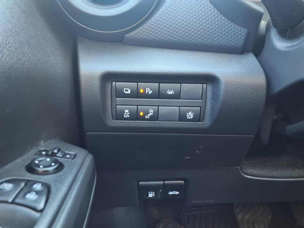 Certified 2025 Nissan Kicks Play S image 17