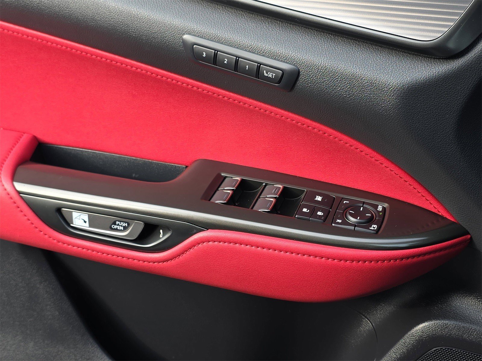 Used 2024 Lexus NX 450h+ F Sport image 25