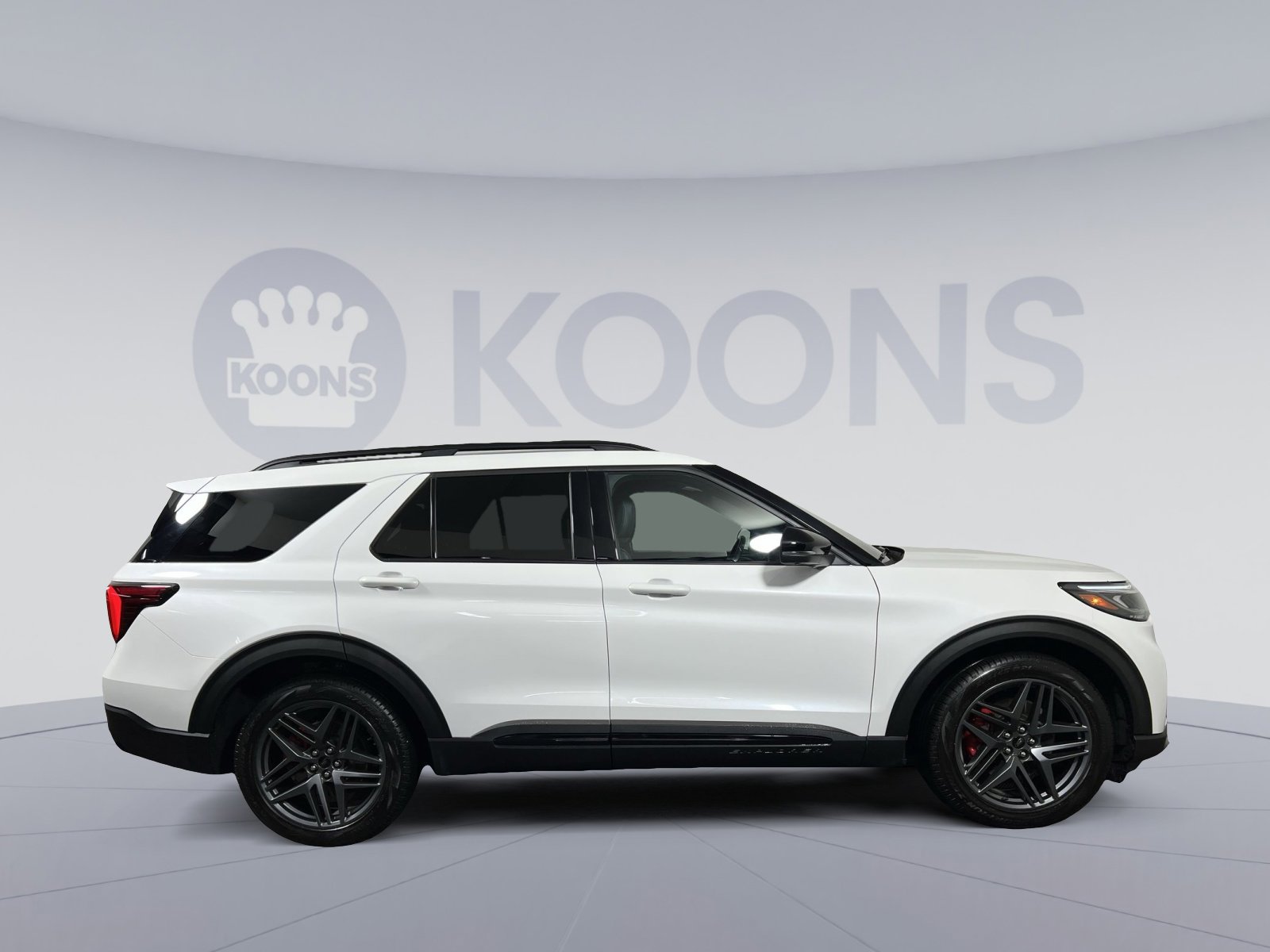 Used 2025 Ford Explorer ST image 8