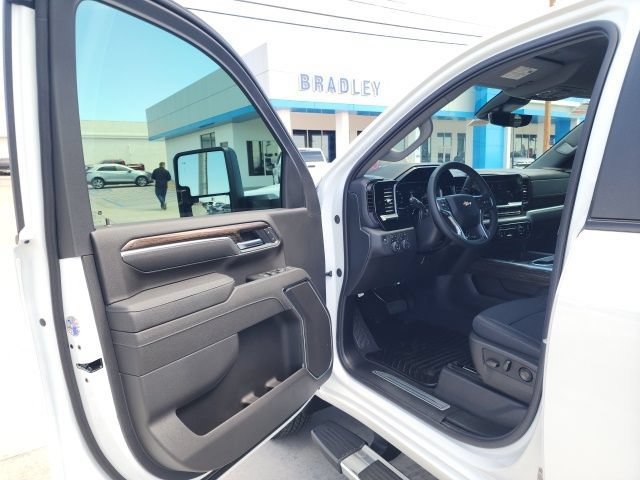 New 2026 Chevrolet Silverado 3500 LT w/ All Star Edition AWD/4WD image 32