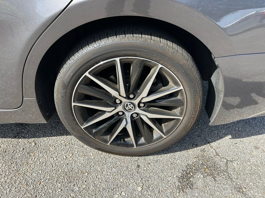 Used 2024 Toyota Camry SE image 9