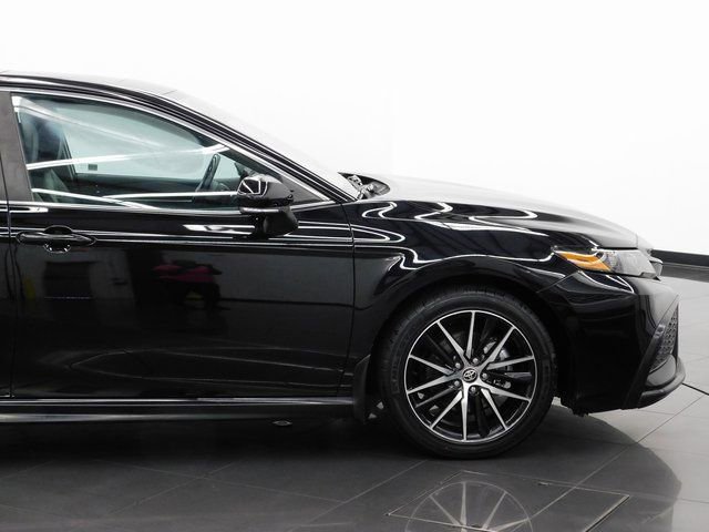 Used 2024 Toyota Camry SE image 17