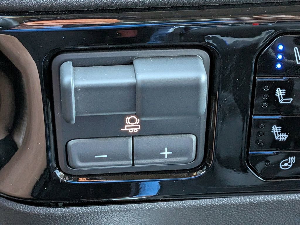 Used 2025 Chevrolet Silverado 1500 High Country w/ Technology Package image 26