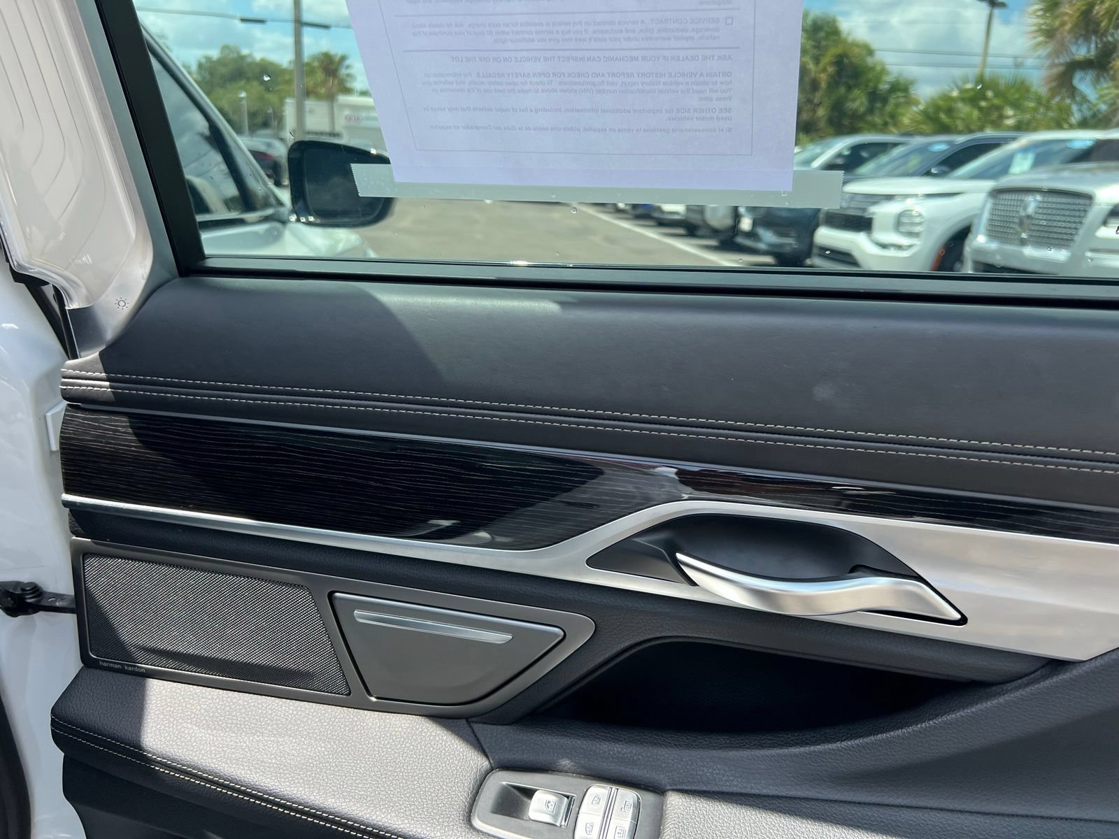 Used 2018 BMW 740e xDrive w/ M Sport Package AWD/4WD image 53