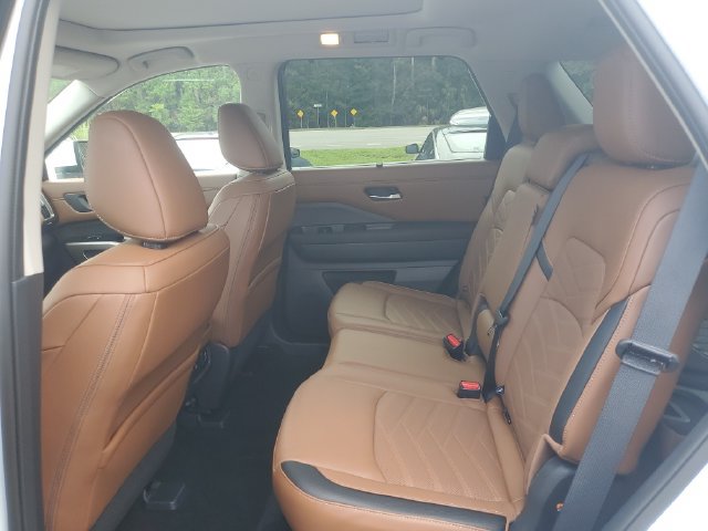 Used 2025 Nissan Pathfinder Platinum w/ Cargo Package FWD image 9
