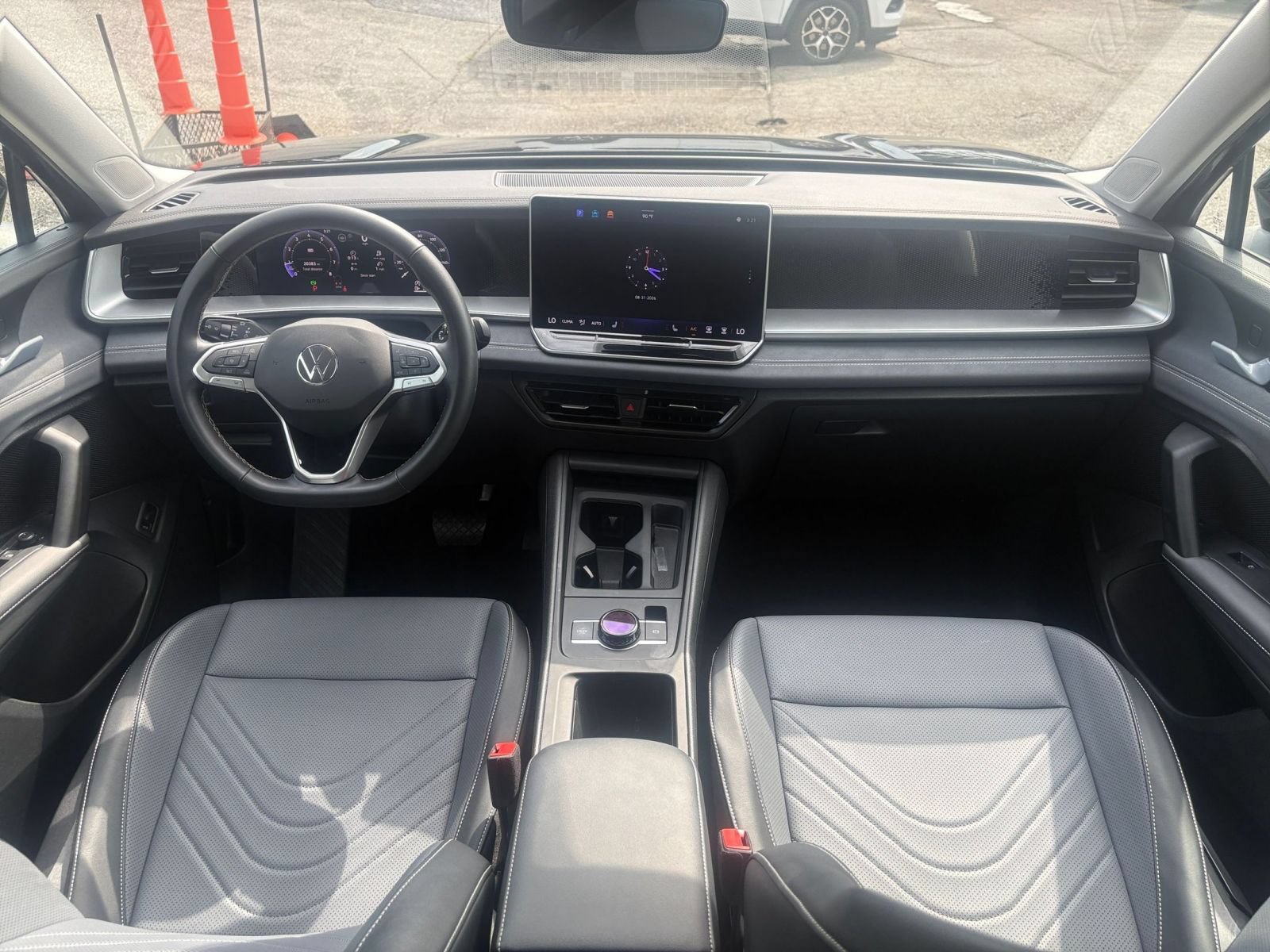 Used 2026 Volkswagen Tiguan SE AWD/4WD image 24
