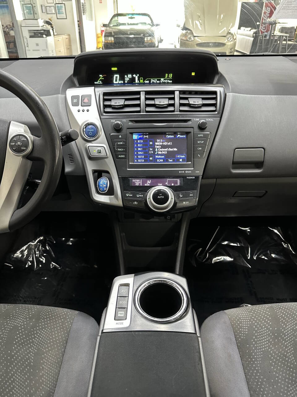 Used 2012 Toyota Prius V image 25