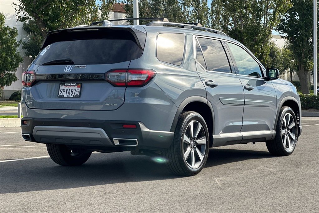 Certified 2025 Honda Pilot Elite image 4