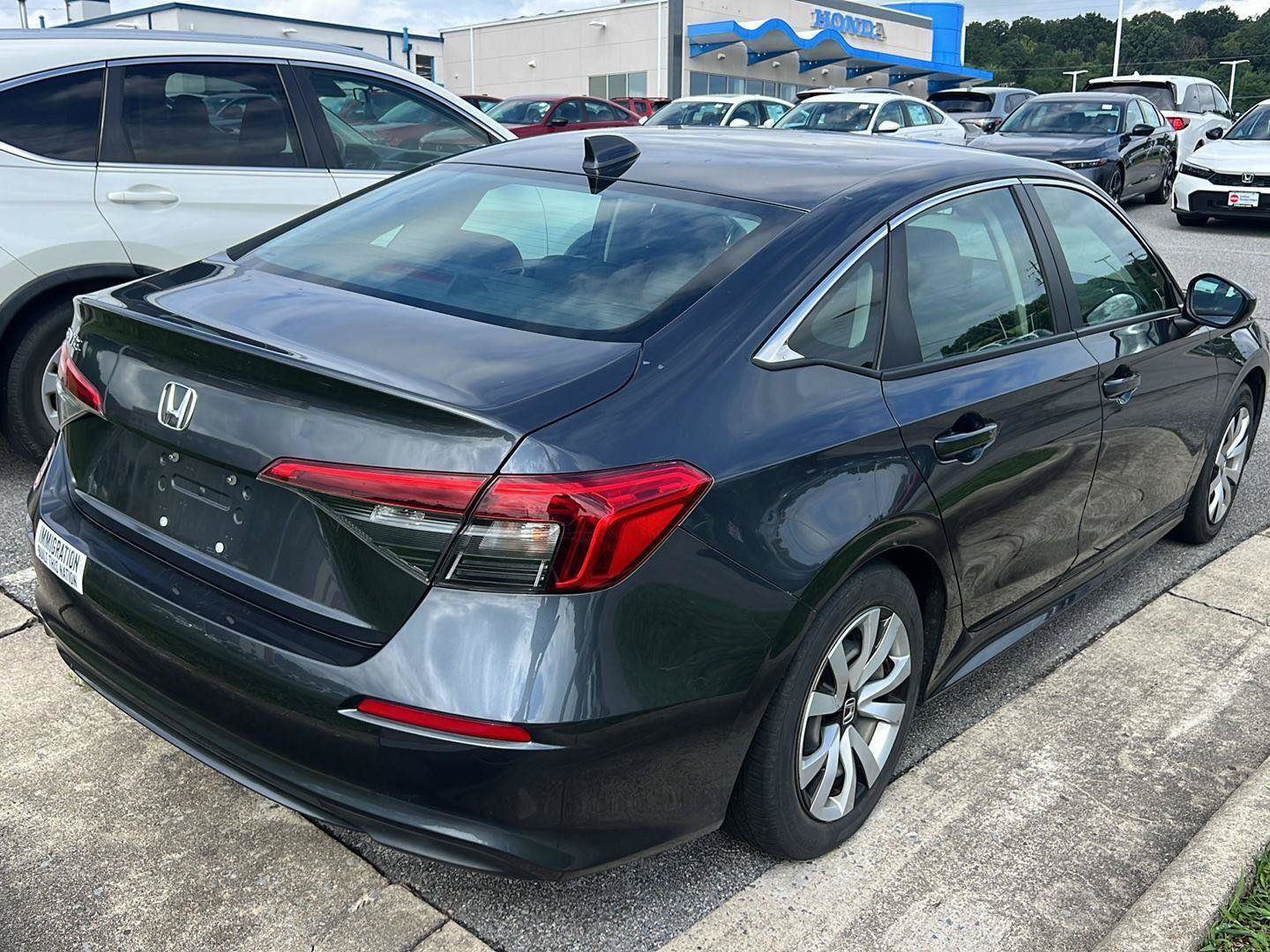 Used 2022 Honda Civic LX image 4