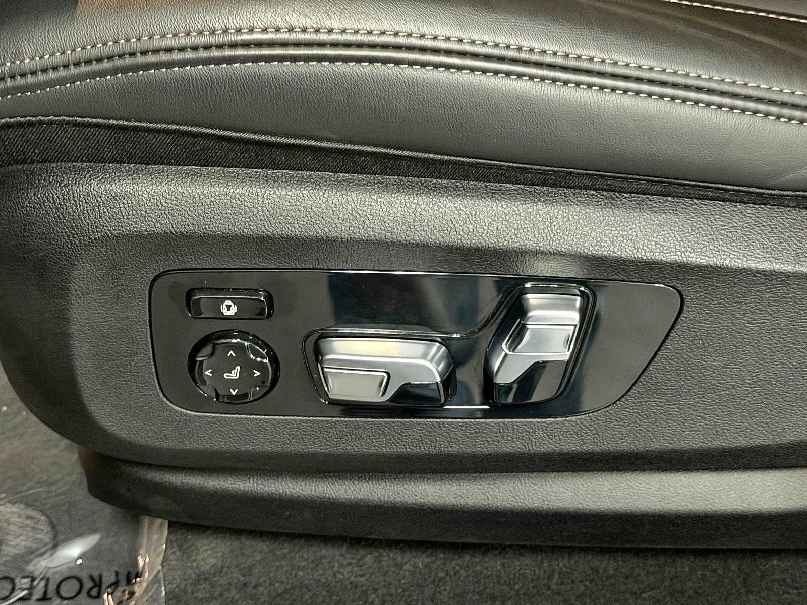 Used 2023 BMW X6 M50i w/ Executive Package image 25