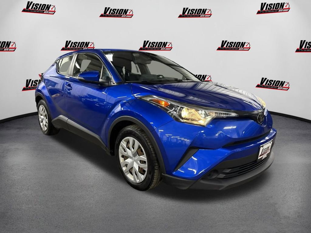 Used 2019 Toyota C-HR LE image 3