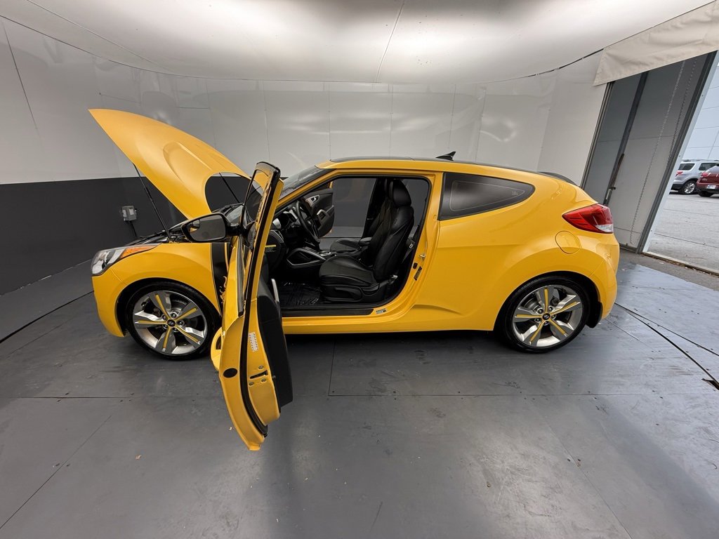 Used 2016 Hyundai Veloster w/ Option Group 03 image 17