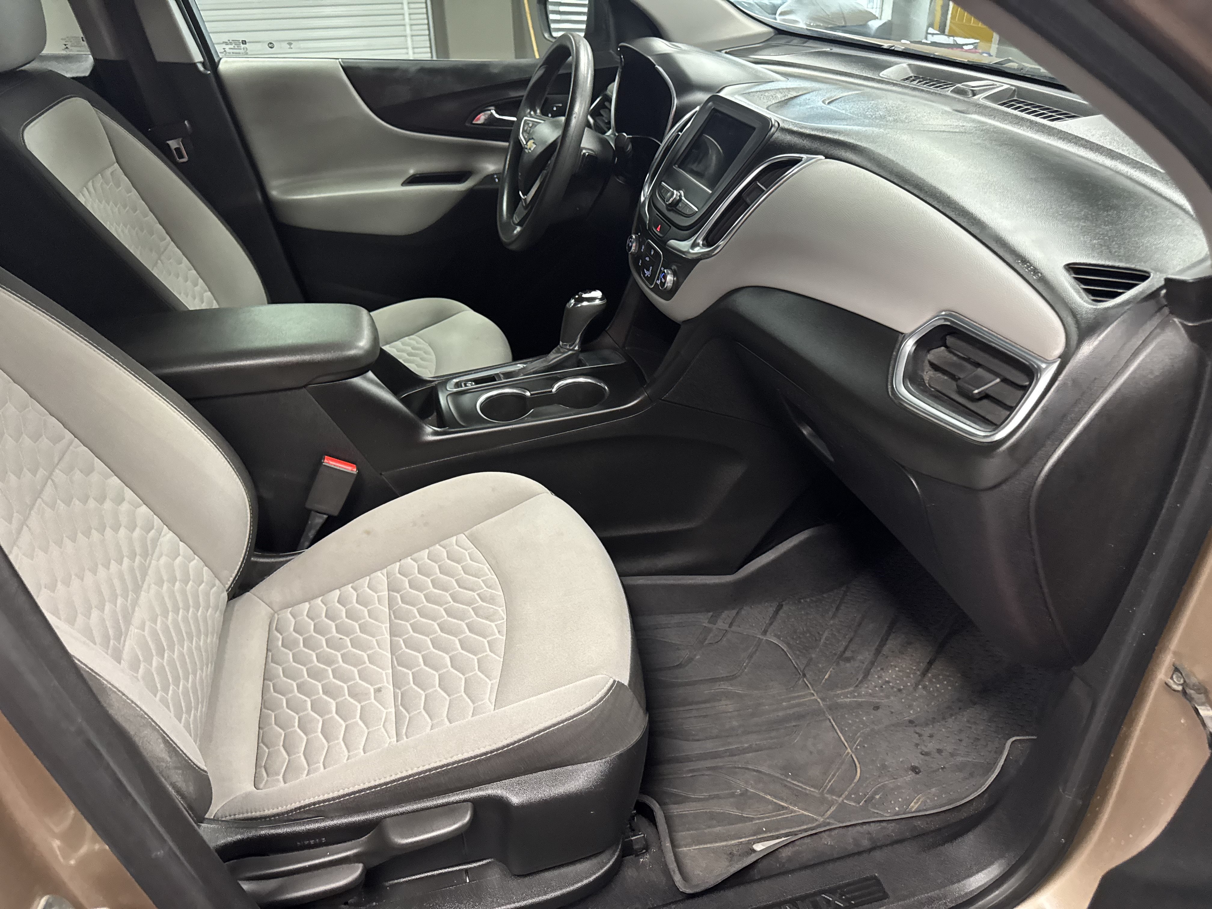 Used 2019 Chevrolet Equinox LS w/ LPO, Floor Liner Package FWD image 11