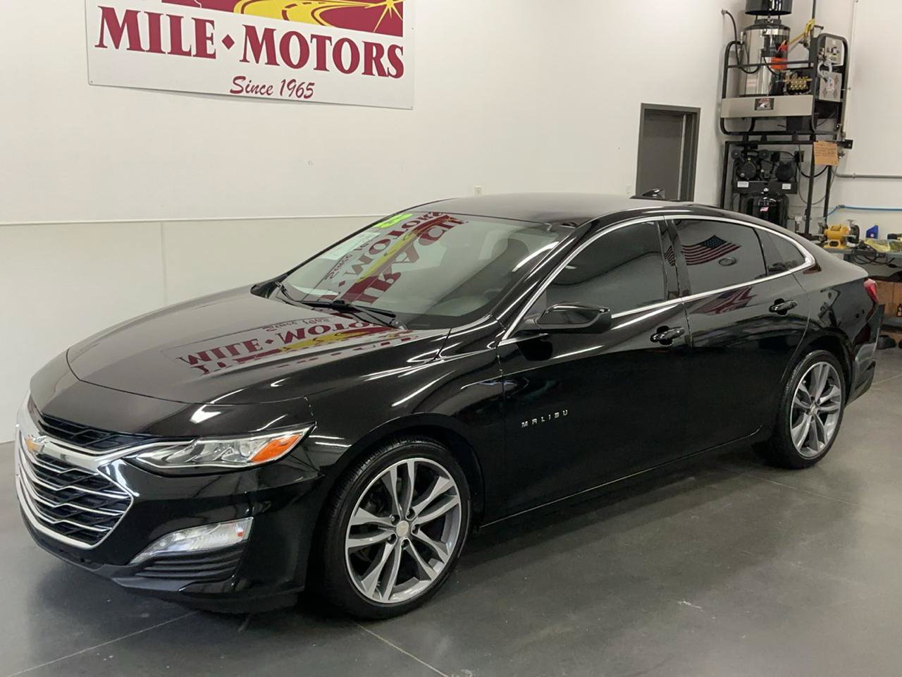 Used 2023 Chevrolet Malibu LT FWD image 3