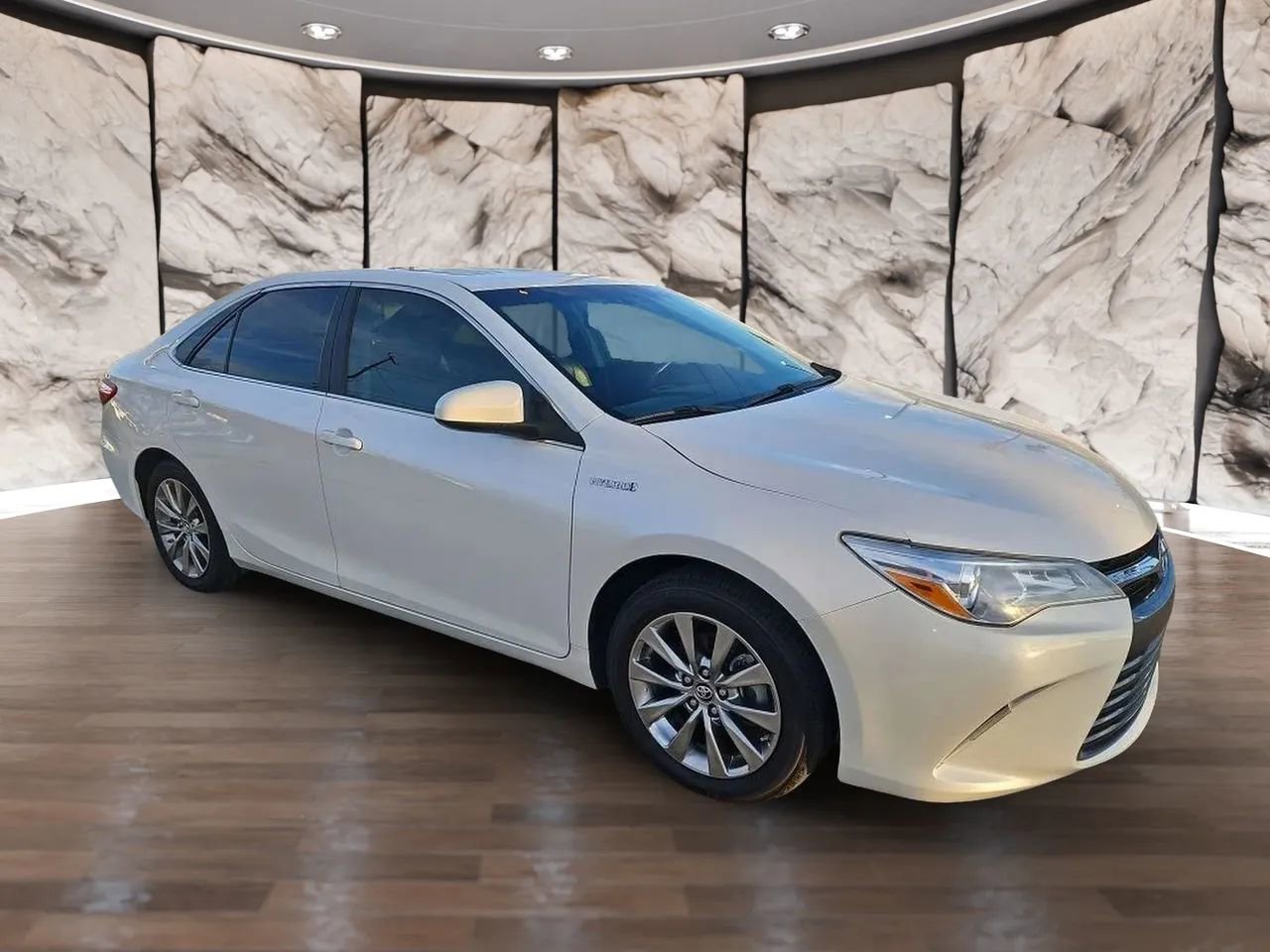 Used 2017 Toyota Camry XLE image 8
