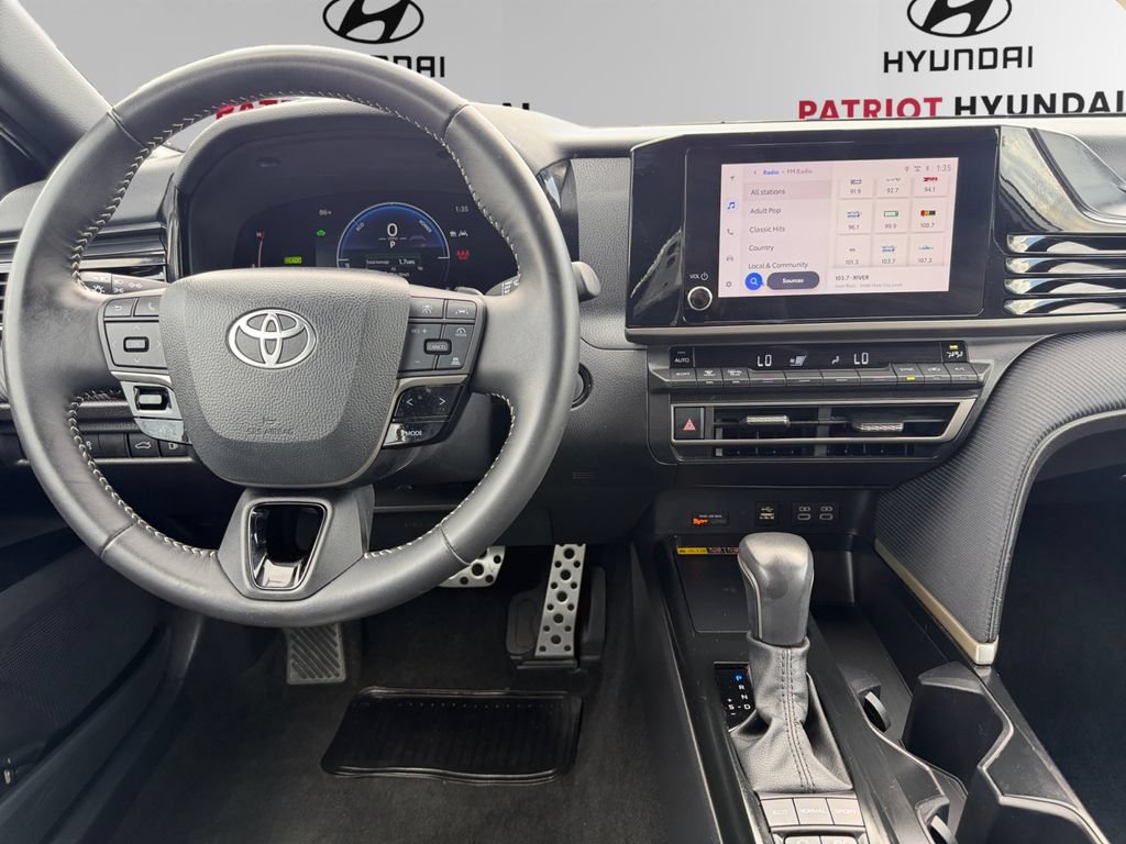 Used 2025 Toyota Camry SE FWD image 10