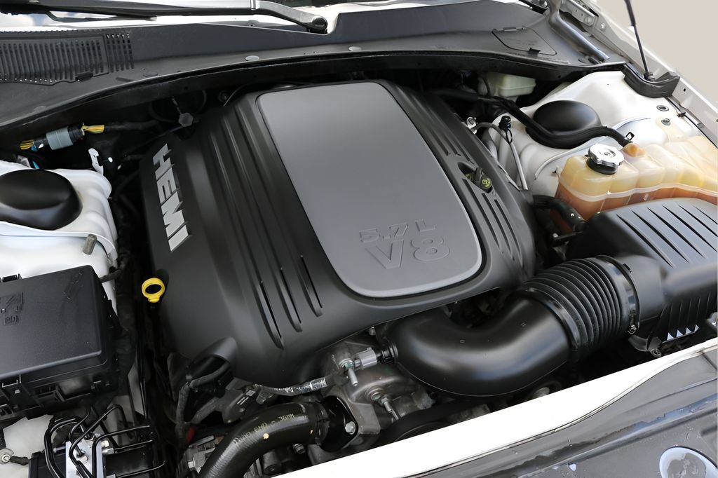 Used 2014 Chrysler 300 S RWD image 10