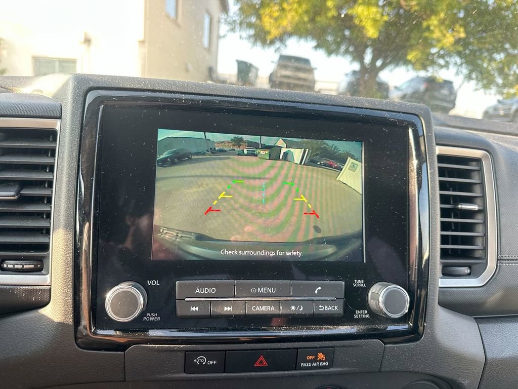 Used 2024 Nissan Frontier SV image 19