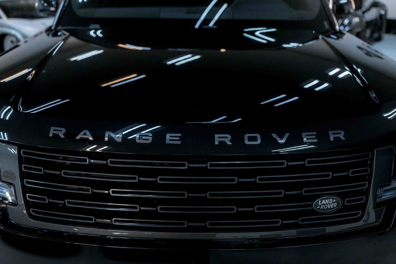 Used 2025 Land Rover Range Rover SE image 15