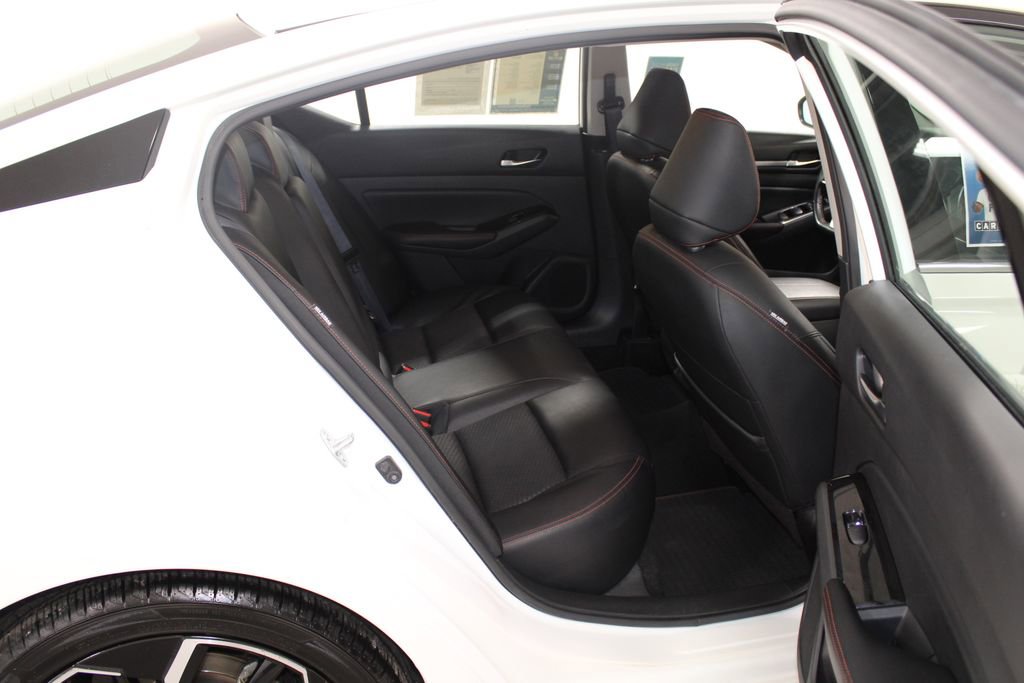 Used 2024 Nissan Altima 2.5 SR image 29