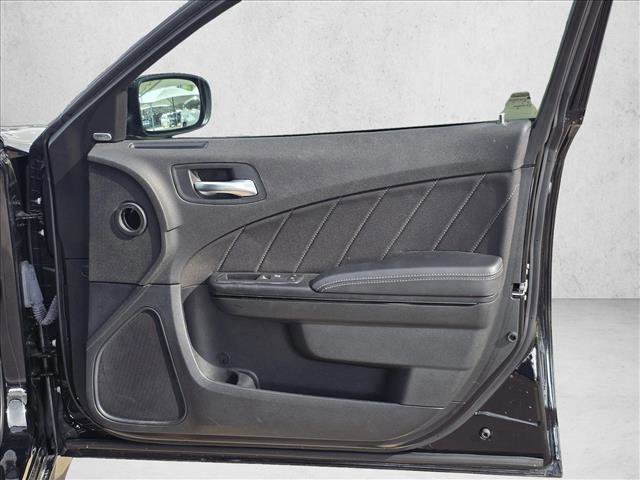 Used 2022 Dodge Charger R/T w/ Blacktop Package image 10