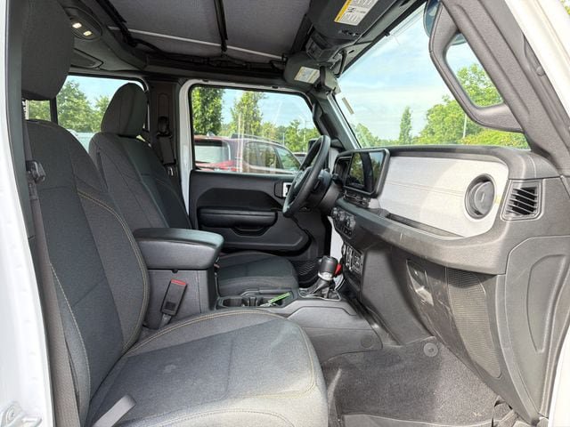 Used 2025 Jeep Wrangler Unlimited Sport AWD/4WD image 13