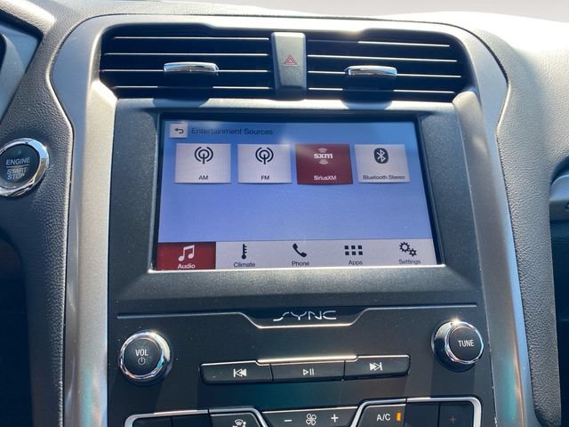 Used 2019 Ford Fusion SE FWD image 24